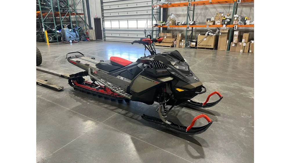 2022 Ski Doo Summit Expert 850 Turbo 165 Snowmobile for Sale 3