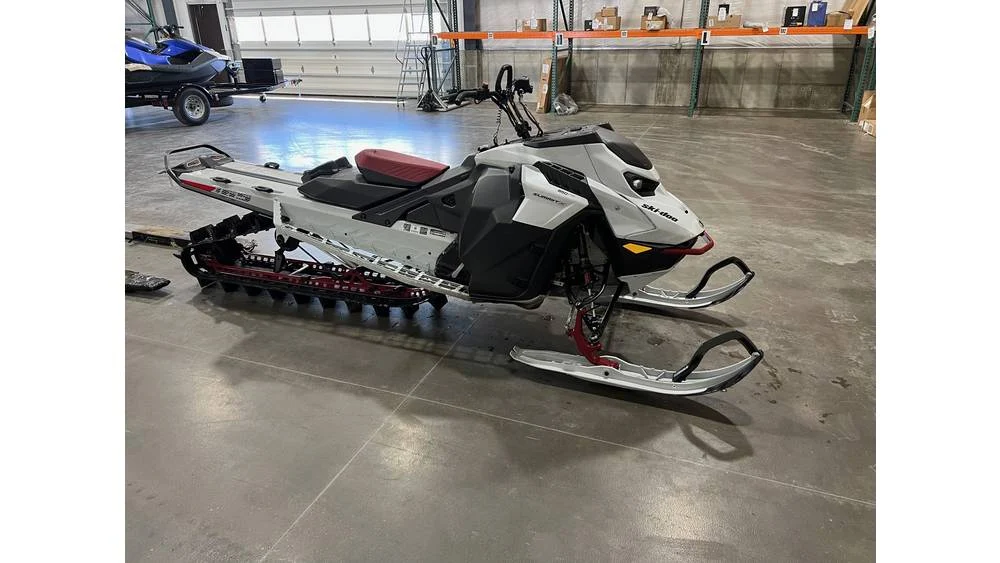 2023 Ski Doo SUMMIT X 850 165 E TEC Snowmobile for Sale 3