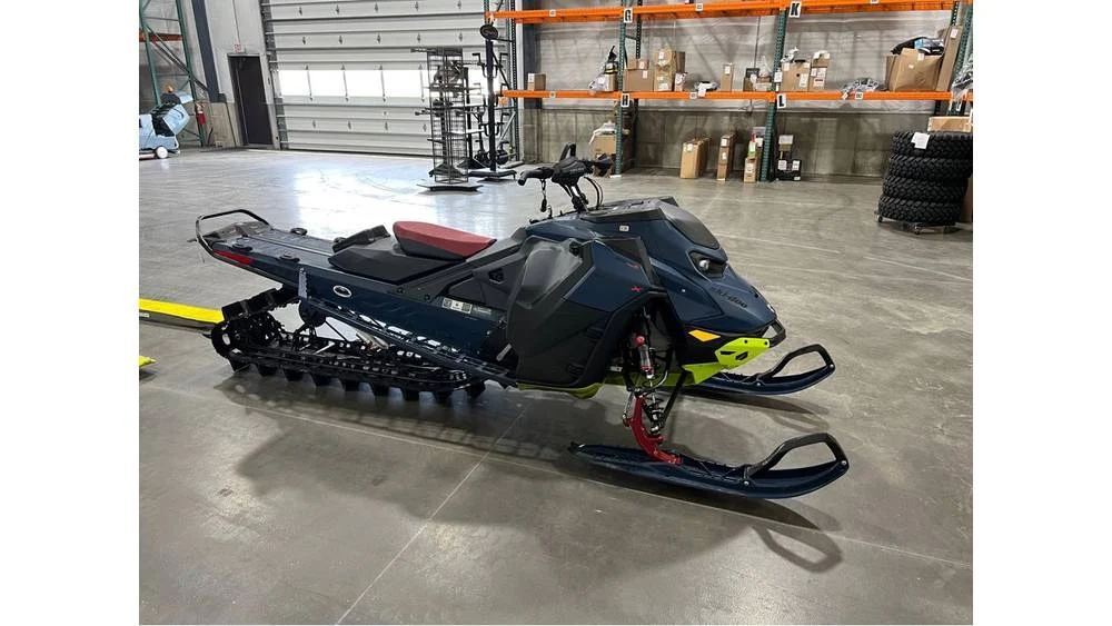 2025 Ski Doo SUMMIT X with Expert Package 154 850 Turbo Snowmobile for Sale 3