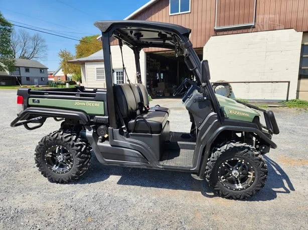 2018 John Deere Gator XUV 835M 4WD Utility Cart Pre Owned (1)