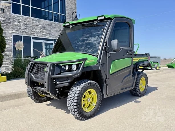 2024 John Deere Gator XUV 835R Signature Edition 4WD Utility Cart Pre Owned For Sale (1)