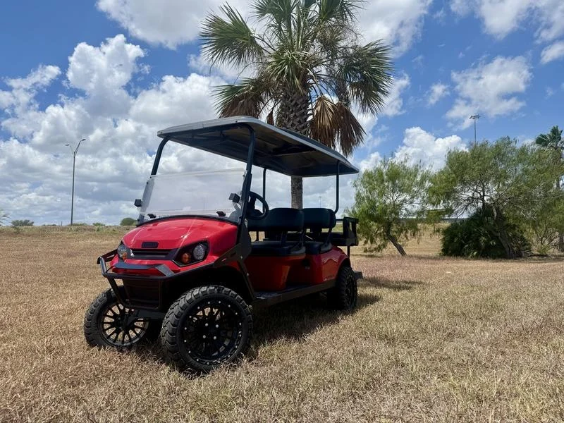 2025 E Z GO Express 6 Gas for Sale (1)