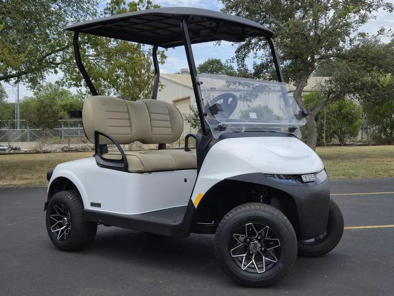2025 E Z GO Freedom RXV ELiTE 2 2 White for Sale