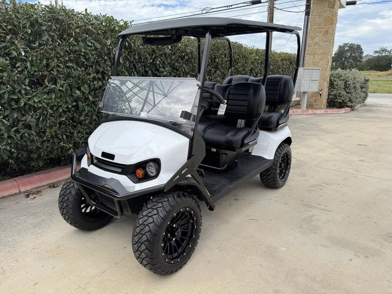 2025 E Z GO Liberty™ ELiTE Lithium Bright White for Sale (1)
