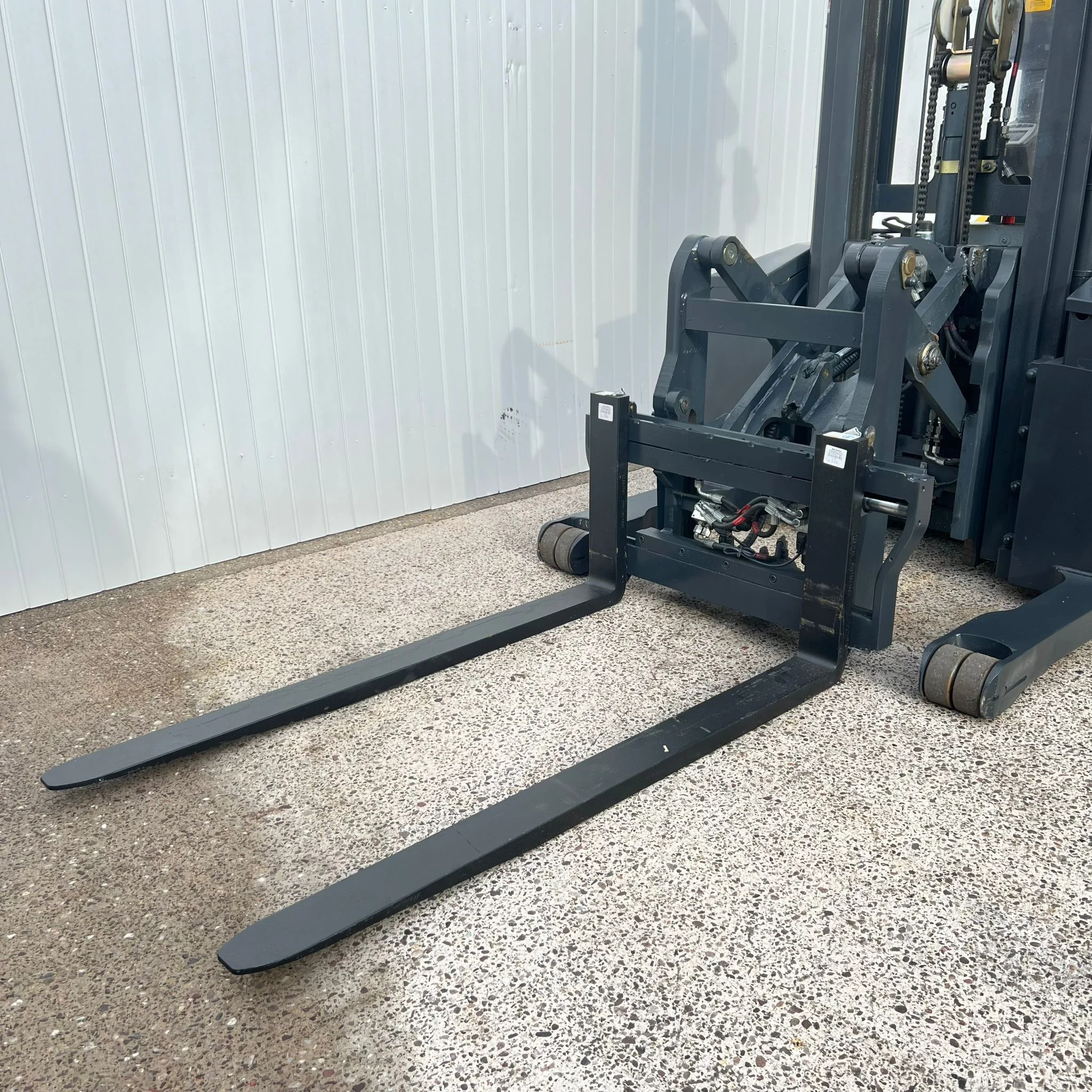 Combilift WR Electric Pantograph Carriage Stacker For Sale (1)